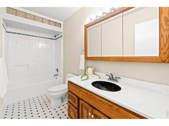 1754 36th Ave Ct, Greeley, CO 80634
