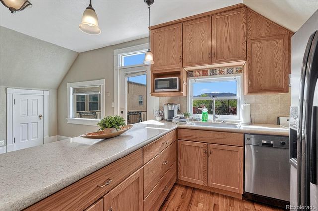 6 Boulder Crescent Street, Colorado Springs, CO 80903