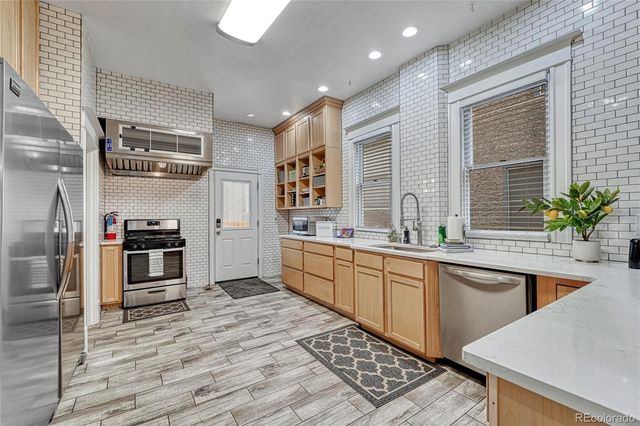 6 Boulder Crescent Street, Colorado Springs, CO 80903