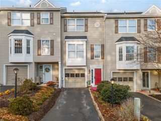 140 Westbrooke Lane, Coraopolis, PA 15108