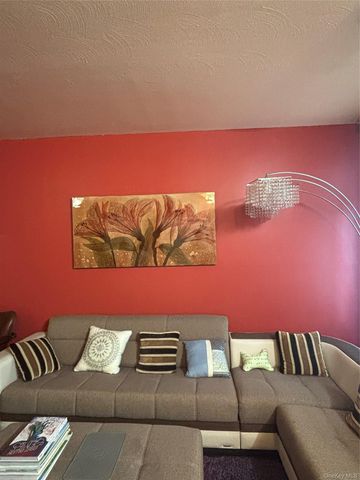165 Commodore Circle W, Arverne, NY 11692