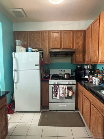 165 Commodore Circle W, Arverne, NY 11692