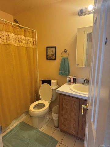 165 Commodore Circle W, Arverne, NY 11692