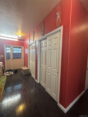 165 Commodore Circle W, Arverne, NY 11692