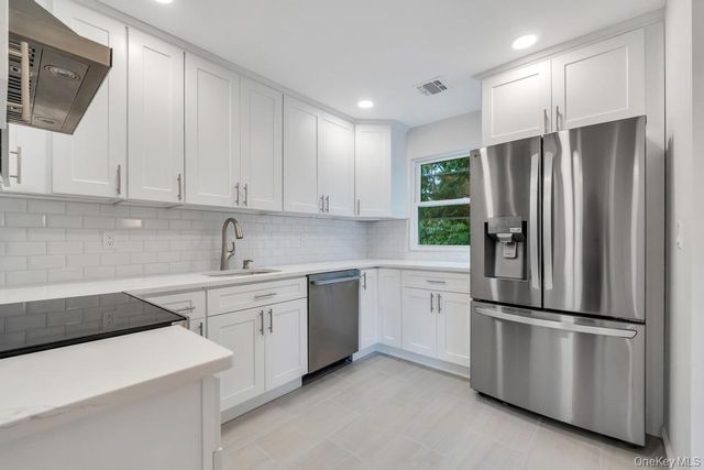 46 Jamaica Avenue, Wyandanch, NY 11798