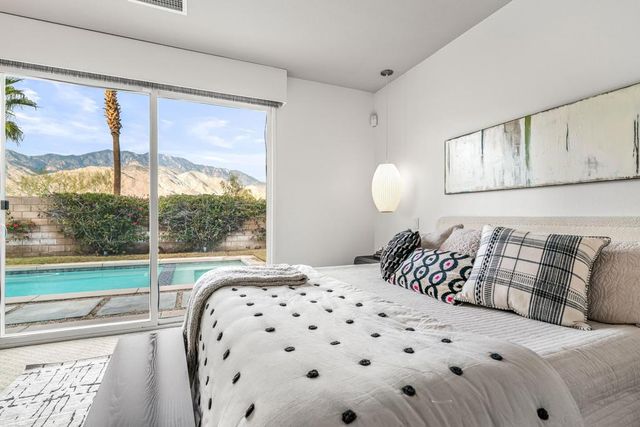 561 Skylar Lane, Palm Springs, CA 92262