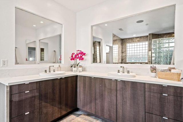 561 Skylar Lane, Palm Springs, CA 92262