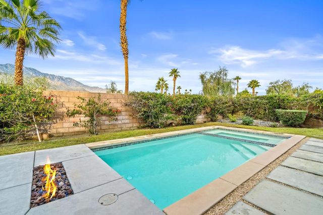 561 Skylar Lane, Palm Springs, CA 92262