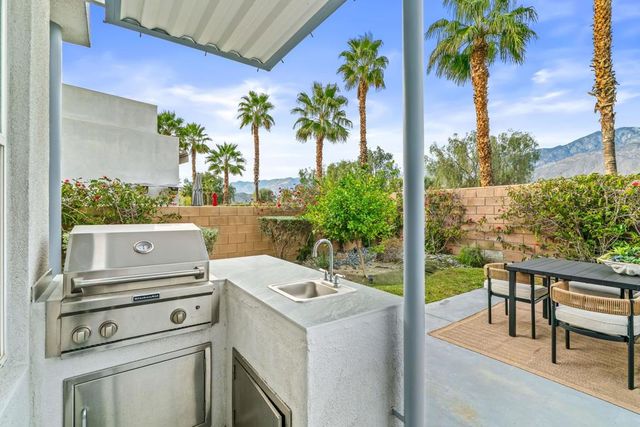561 Skylar Lane, Palm Springs, CA 92262