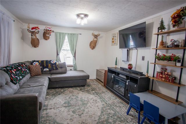 1366 Mount Pleasant Rd, Upper Tyrone Twp, PA 15666