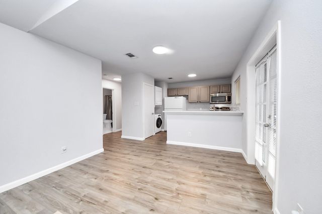 9009 Richmond Avenue 107, Houston, TX 77063