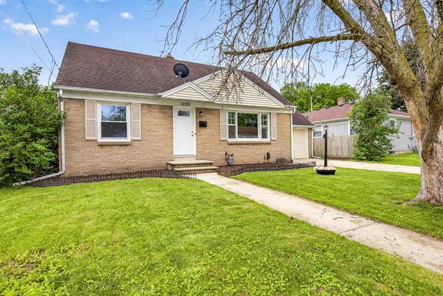 1029 LANGLADE AVENUE, Green Bay, WI 54304