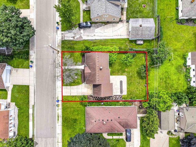 1029 LANGLADE AVENUE, Green Bay, WI 54304