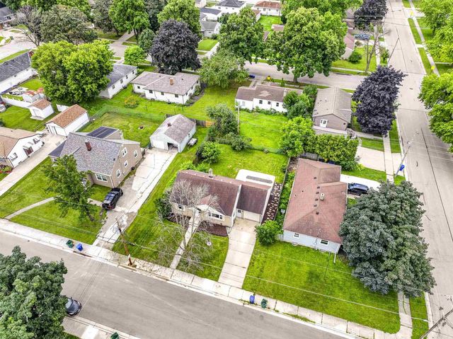 1029 LANGLADE AVENUE, Green Bay, WI 54304