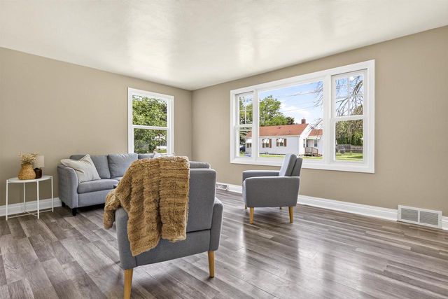 1029 LANGLADE AVENUE, Green Bay, WI 54304