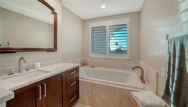 2165 GULF OF MEXICO DRIVE 115, Longboat Key, FL 34228