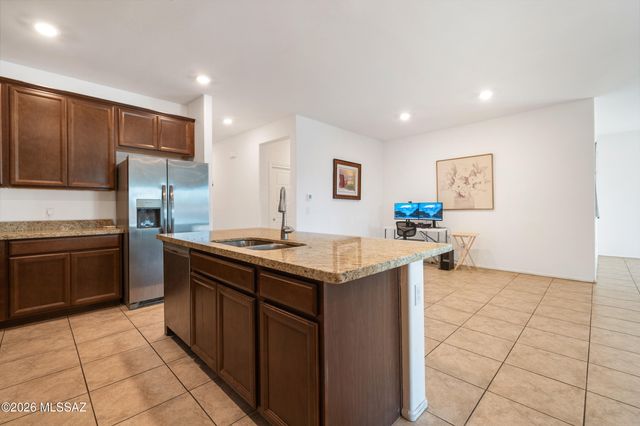 6265 S Desert Peak Drive, Tucson, AZ 85706