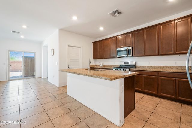 6265 S Desert Peak Drive, Tucson, AZ 85706