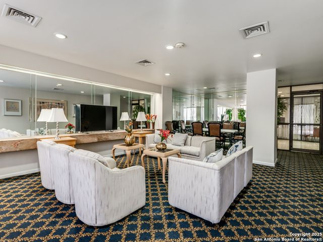 7701 Wurzbach Rd Apt 406, San Antonio, TX 78229