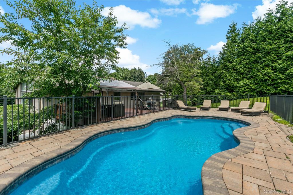 239 Carolina Road, Yorktown Heights, NY 10598 — photo 2