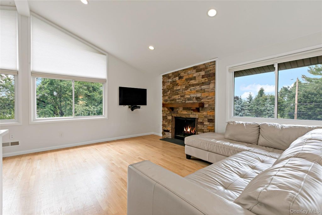 239 Carolina Road, Yorktown Heights, NY 10598 — photo 5