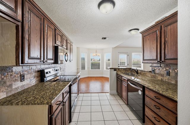 926 Meadow Circle S, Keller, TX 76248