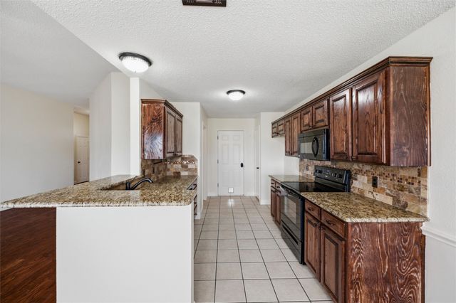 926 Meadow Circle S, Keller, TX 76248