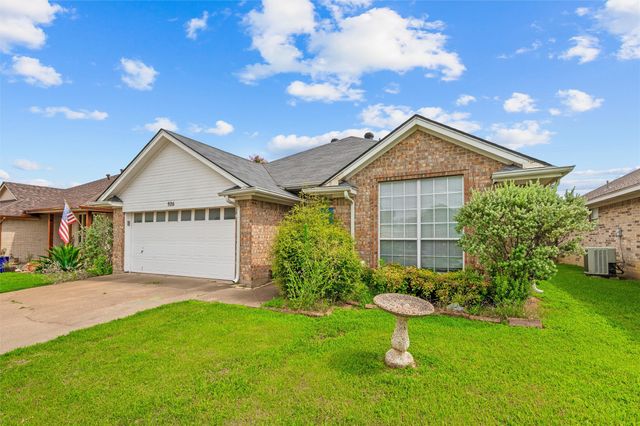 926 Meadow Circle S, Keller, TX 76248