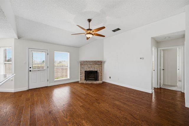 926 Meadow Circle S, Keller, TX 76248