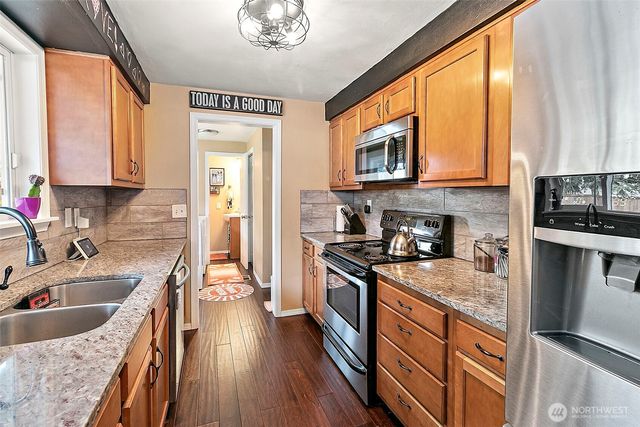 1011 9th St NE, Auburn, WA 98002