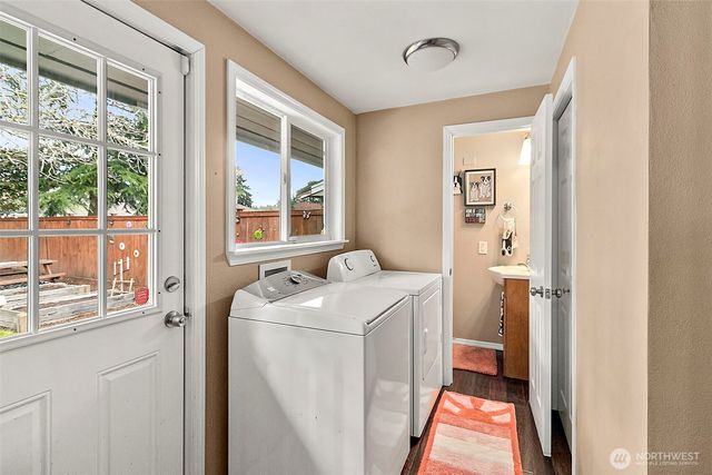 1011 9th St NE, Auburn, WA 98002