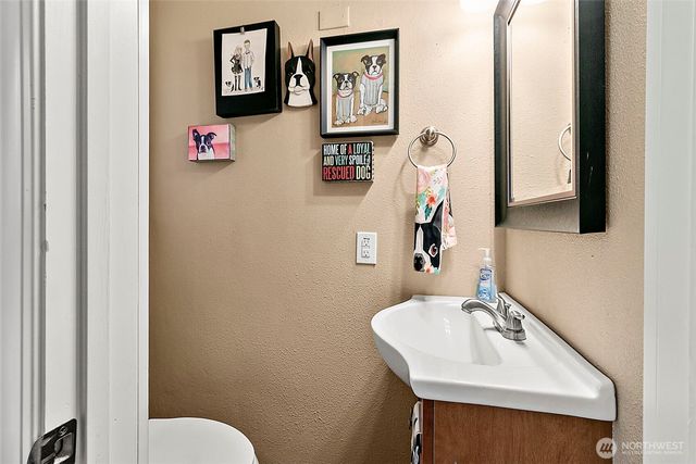 1011 9th St NE, Auburn, WA 98002