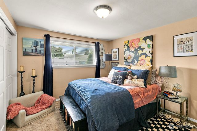 1011 9th St NE, Auburn, WA 98002