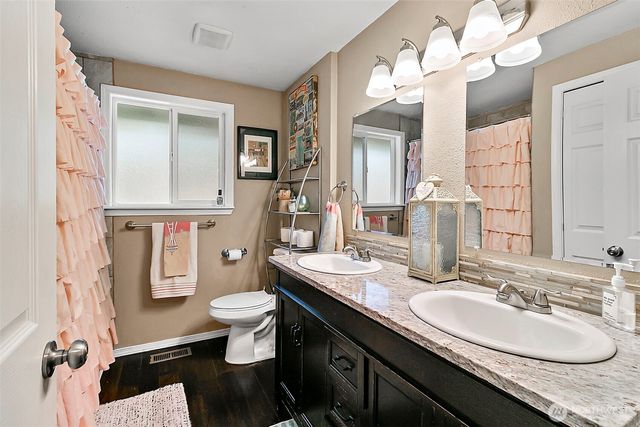 1011 9th St NE, Auburn, WA 98002