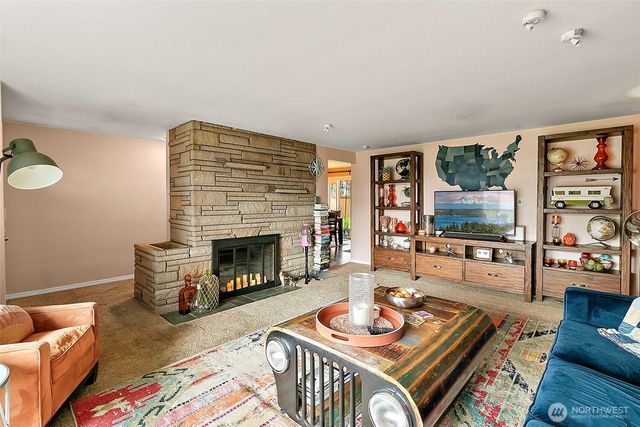 1011 9th St NE, Auburn, WA 98002