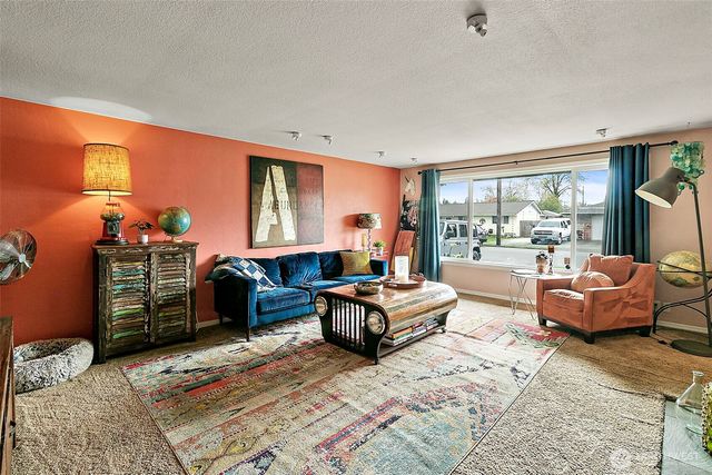 1011 9th St NE, Auburn, WA 98002