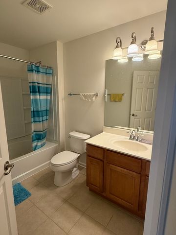 2225 S Crambourne Way, Arlington Heights, IL 60005