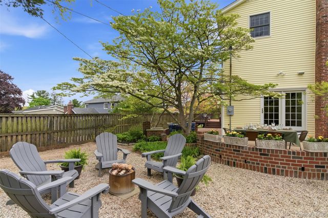 2 W Oak Hill Drive, Oyster Bay, NY 11771