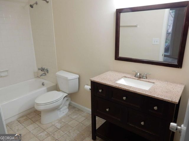 1057 Riverbend Club Drive, Atlanta, GA 30339