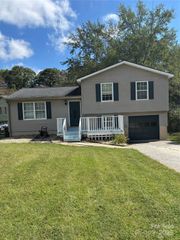227 Bradshaw Avenue, Hendersonville, NC 28792