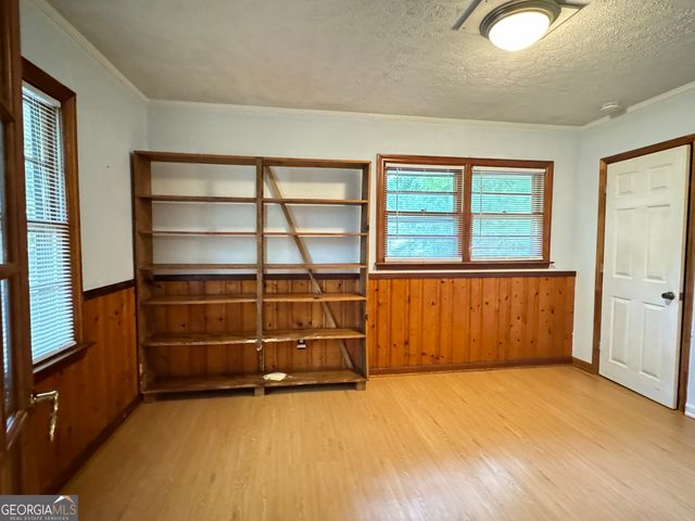 222 Pineview Drive, Lawrenceville, GA 30046