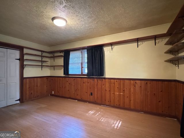 222 Pineview Drive, Lawrenceville, GA 30046