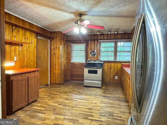 222 Pineview Drive, Lawrenceville, GA 30046