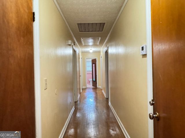 222 Pineview Drive, Lawrenceville, GA 30046
