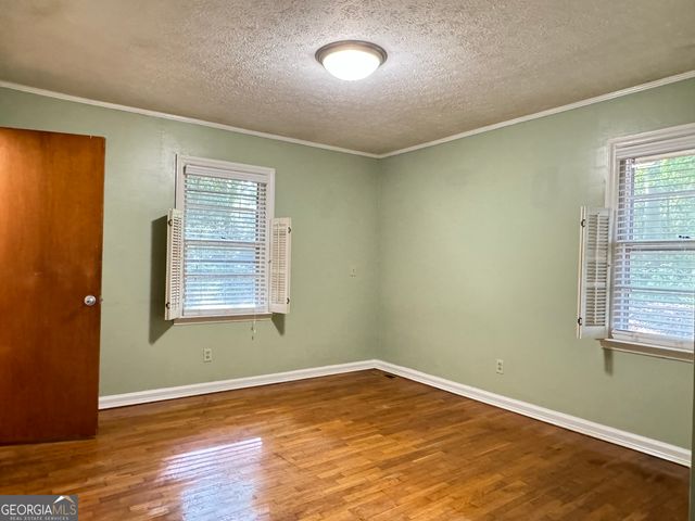 222 Pineview Drive, Lawrenceville, GA 30046