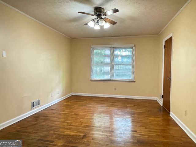 222 Pineview Drive, Lawrenceville, GA 30046
