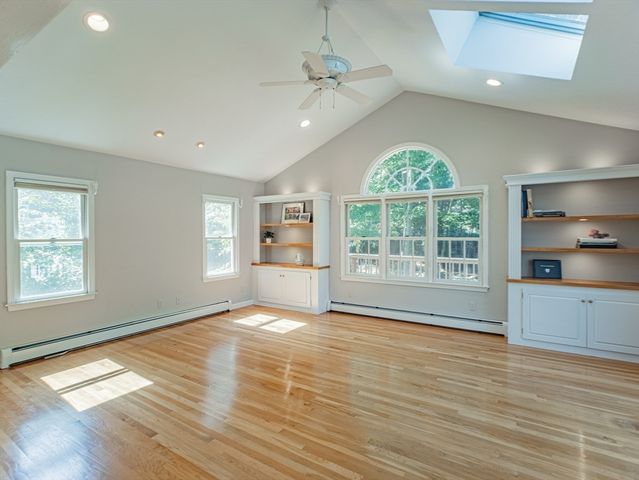 4 Flint Meadow Ln, Shrewsbury, MA 01545