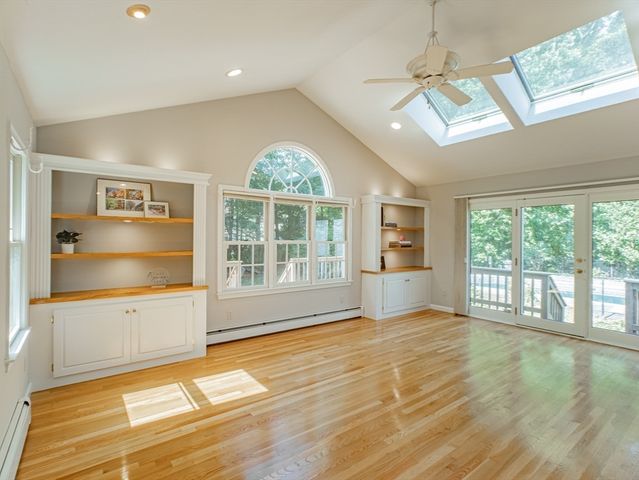 4 Flint Meadow Ln, Shrewsbury, MA 01545