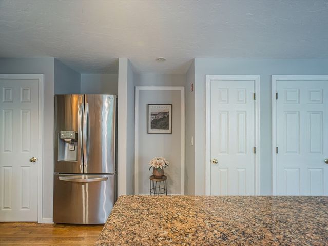 4 Flint Meadow Ln, Shrewsbury, MA 01545