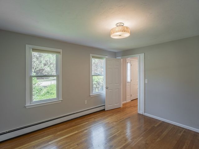 4 Flint Meadow Ln, Shrewsbury, MA 01545